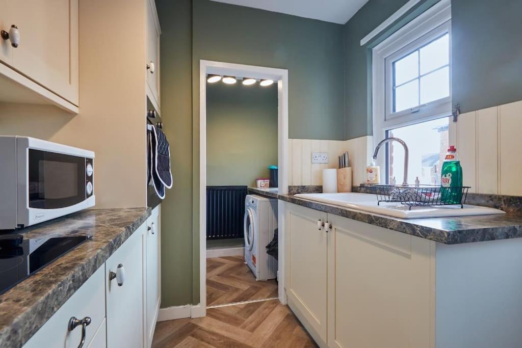 Cosy 3-Bedroom House In Seaham - Street Parking Exteriér fotografie
